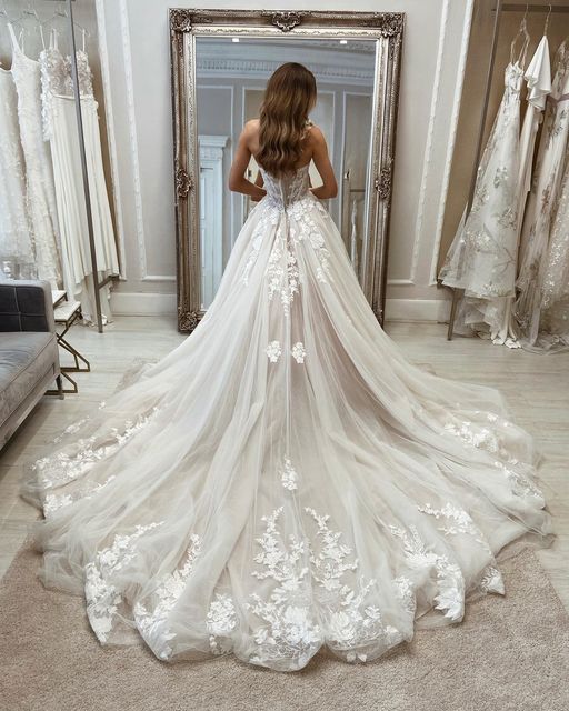 Sweetheart Lace Wedding Dresses Princess Sleeveless Appliques Elegant Long Brdie Dress 2022 Boho Prom Bridal Gowns