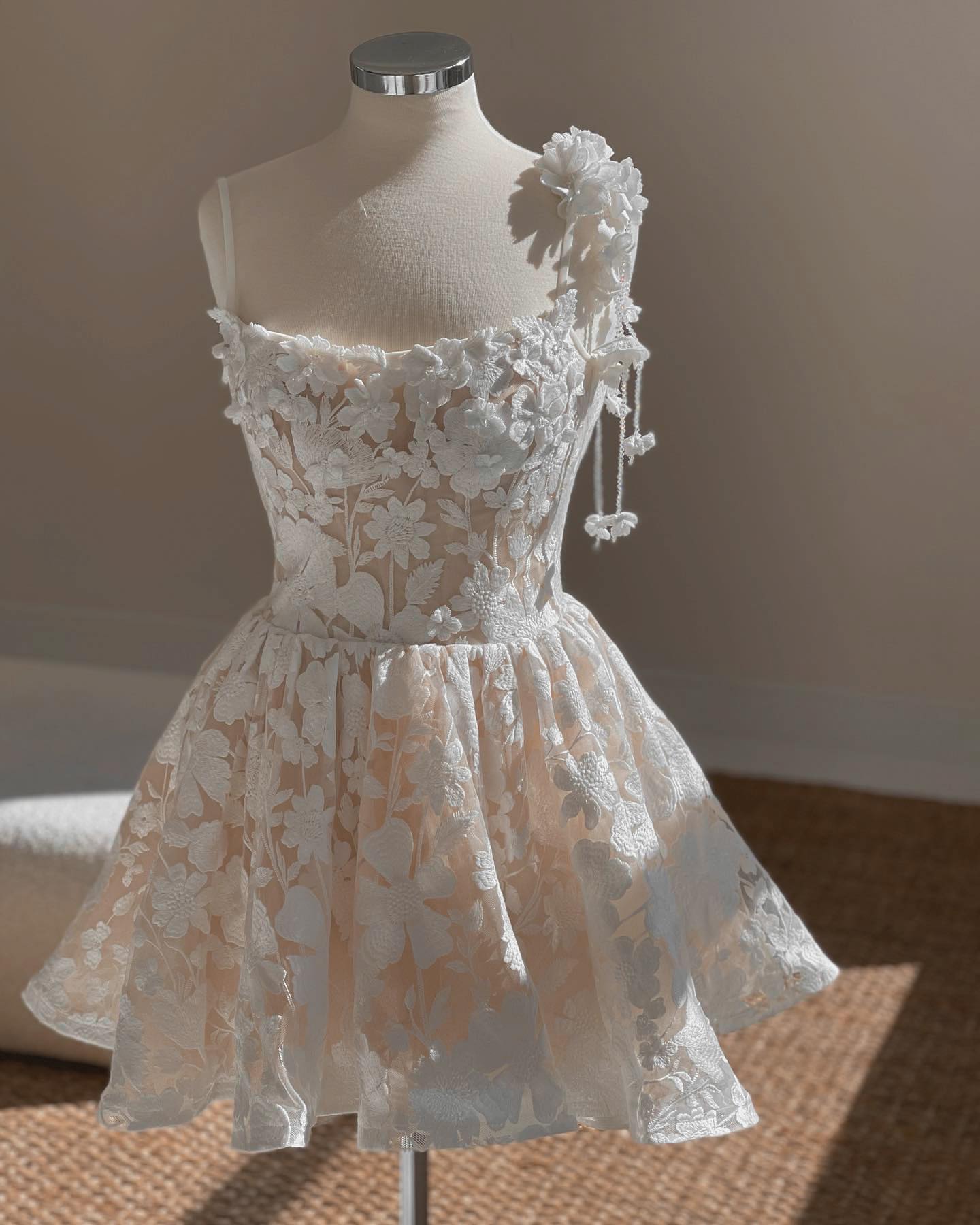 Appliques Short Wedding Dresses Spaghetti Straps 3D Flowers Robes Mariée A Line Corset Back Plus Size свадебное платье