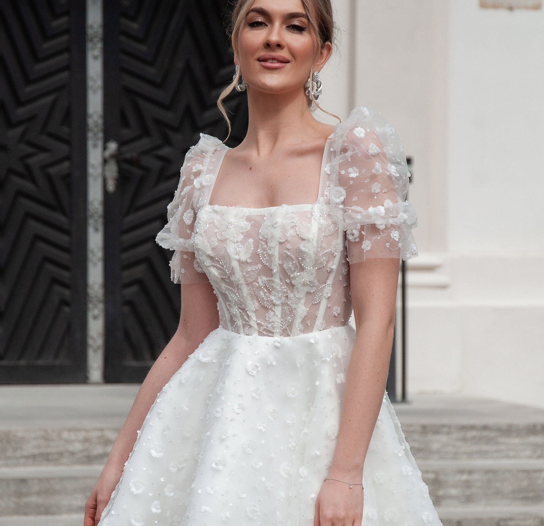 Elegant Short Wedding Dress Women  White Open Back Lace Square Collar Short Puff Sleeve Bridal Gown Tulle Vestidos De Noiva